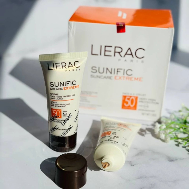 کرم ضد آفتاب لیراک حاوی spf 50 حجم 50 میلی لیتر