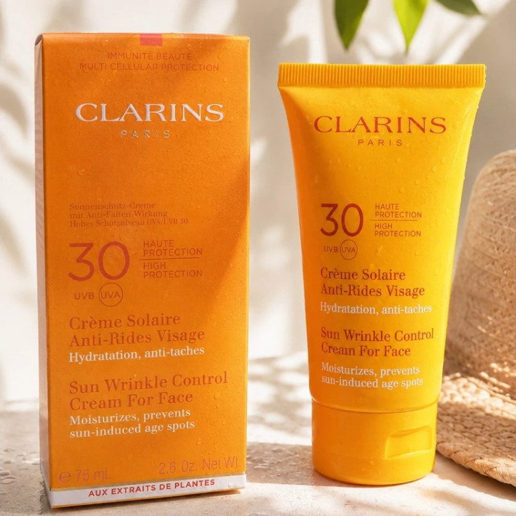 ضد آفتاب رنگی صورت کلارنس SPF30 مدل Sun Wrinkle Control
