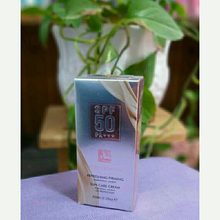 ضد آفتاب بی رنگ SPF 50 استی لایتن (مخصوص انواع پوست)